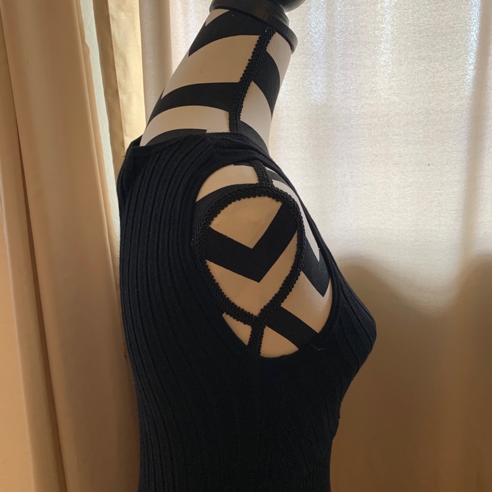 Dress - Picture 3 of 7